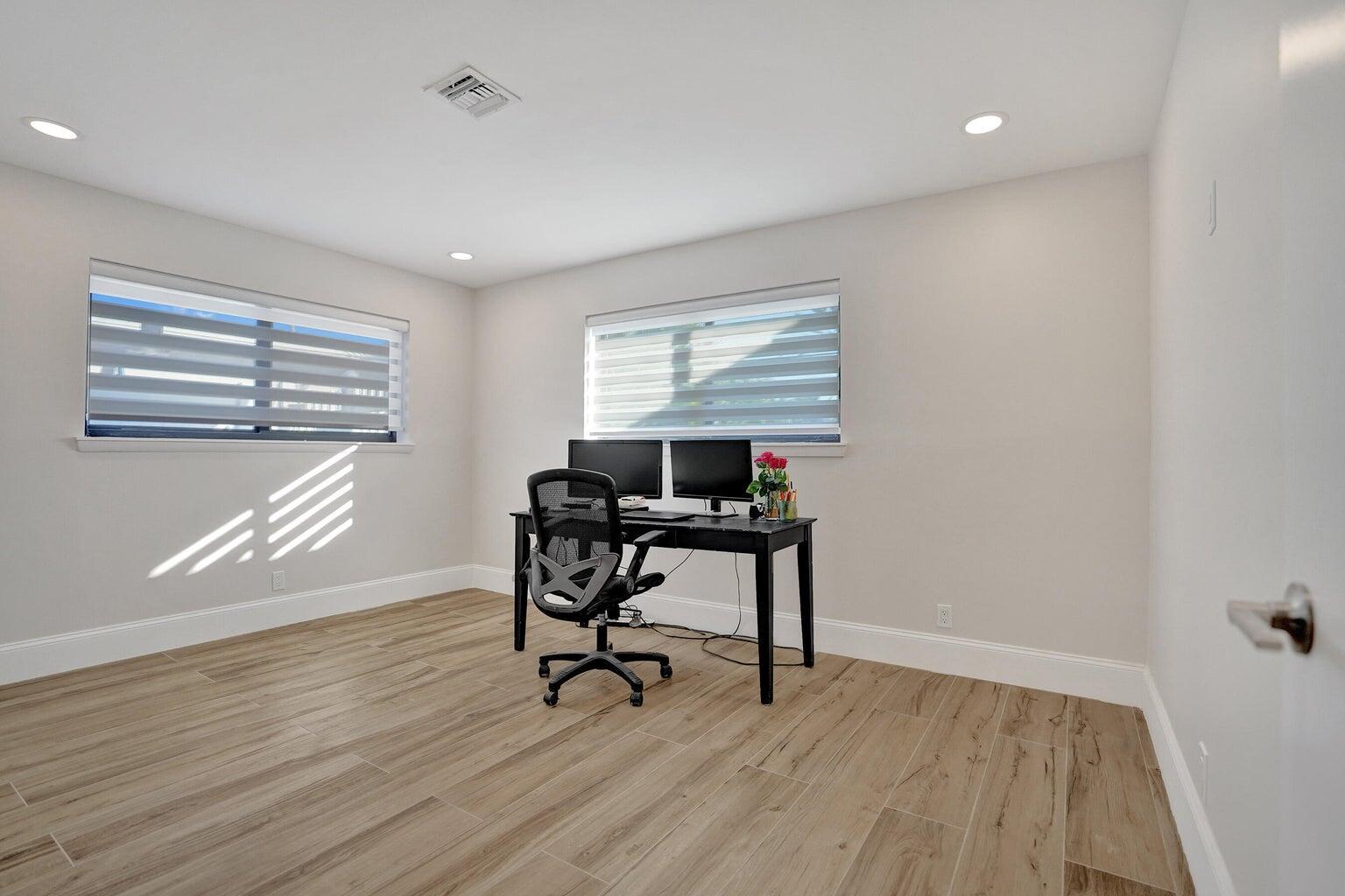 EASTWAY PARK - Residential
