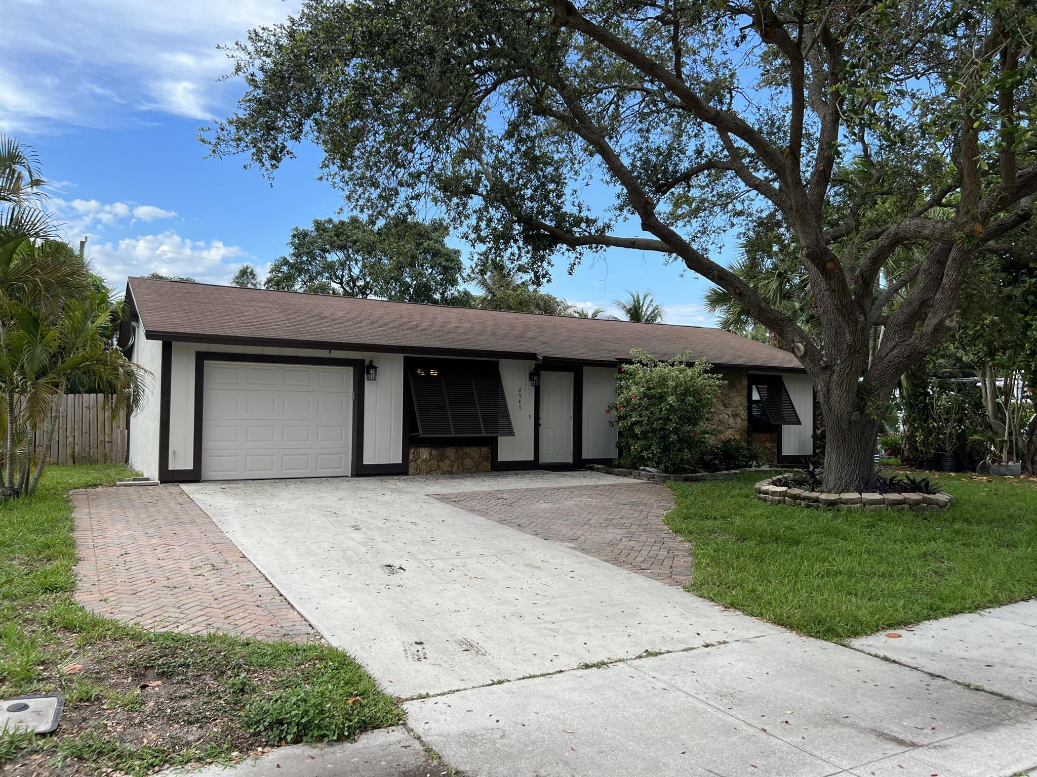 LAKE PARK MANOR IN - Residential Lease