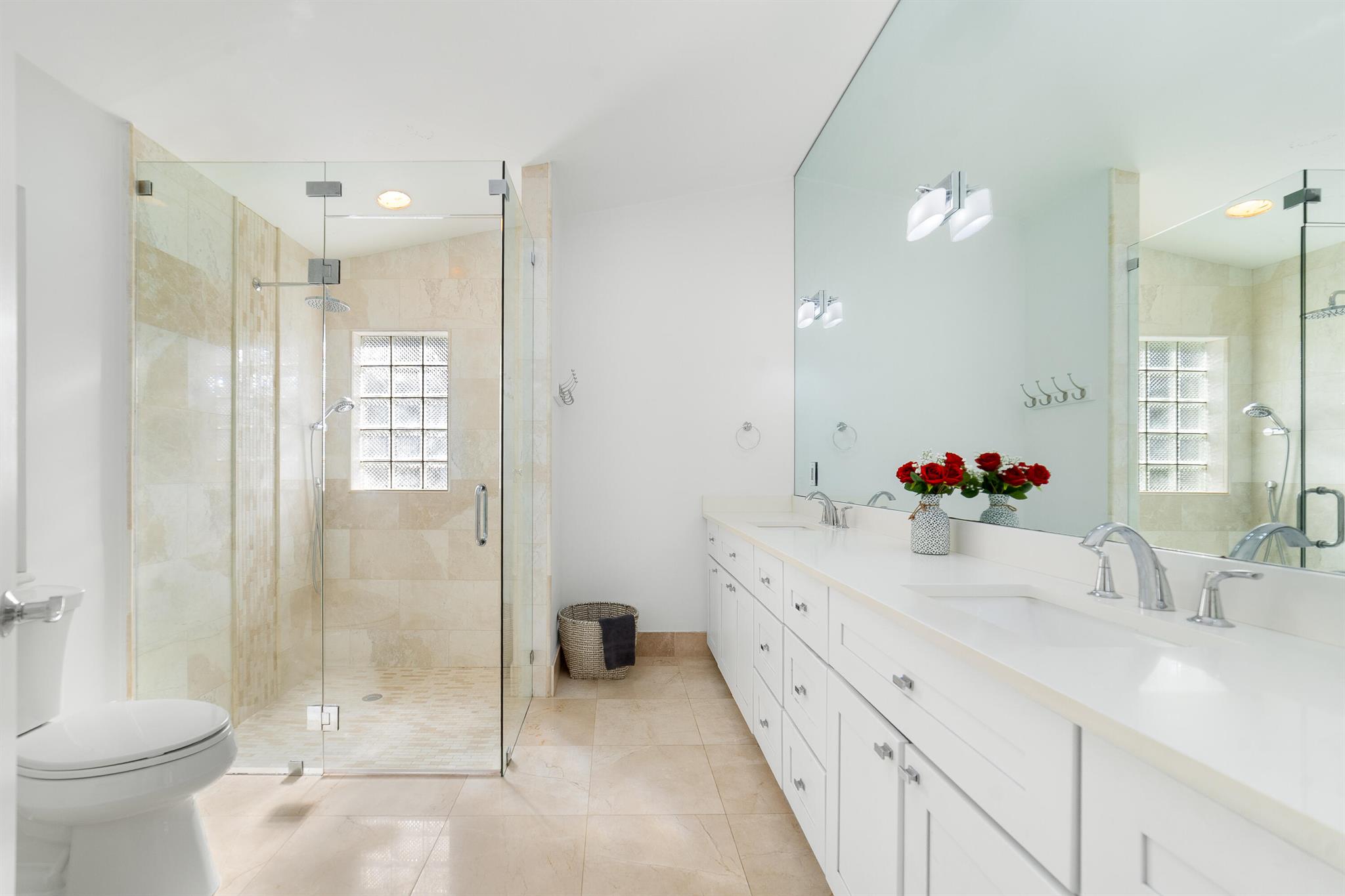 PINEWOOD EAST OF WELLINGT - Residential