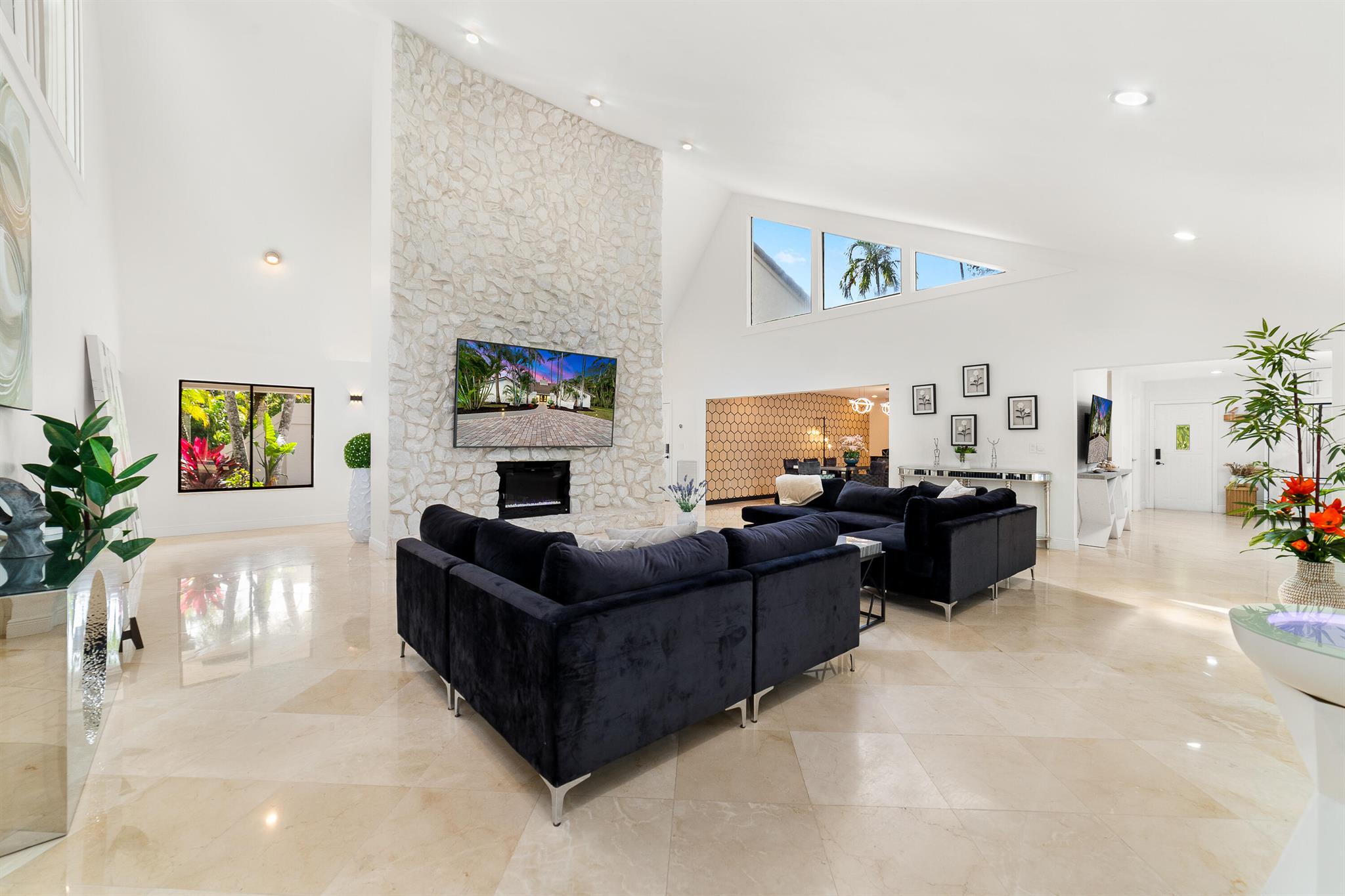 PINEWOOD EAST OF WELLINGT - Residential