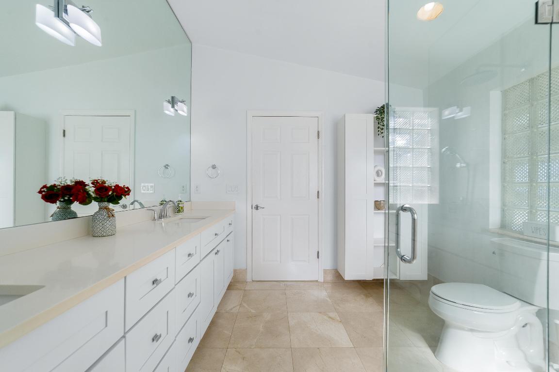 PINEWOOD EAST OF WELLINGTON - Residential