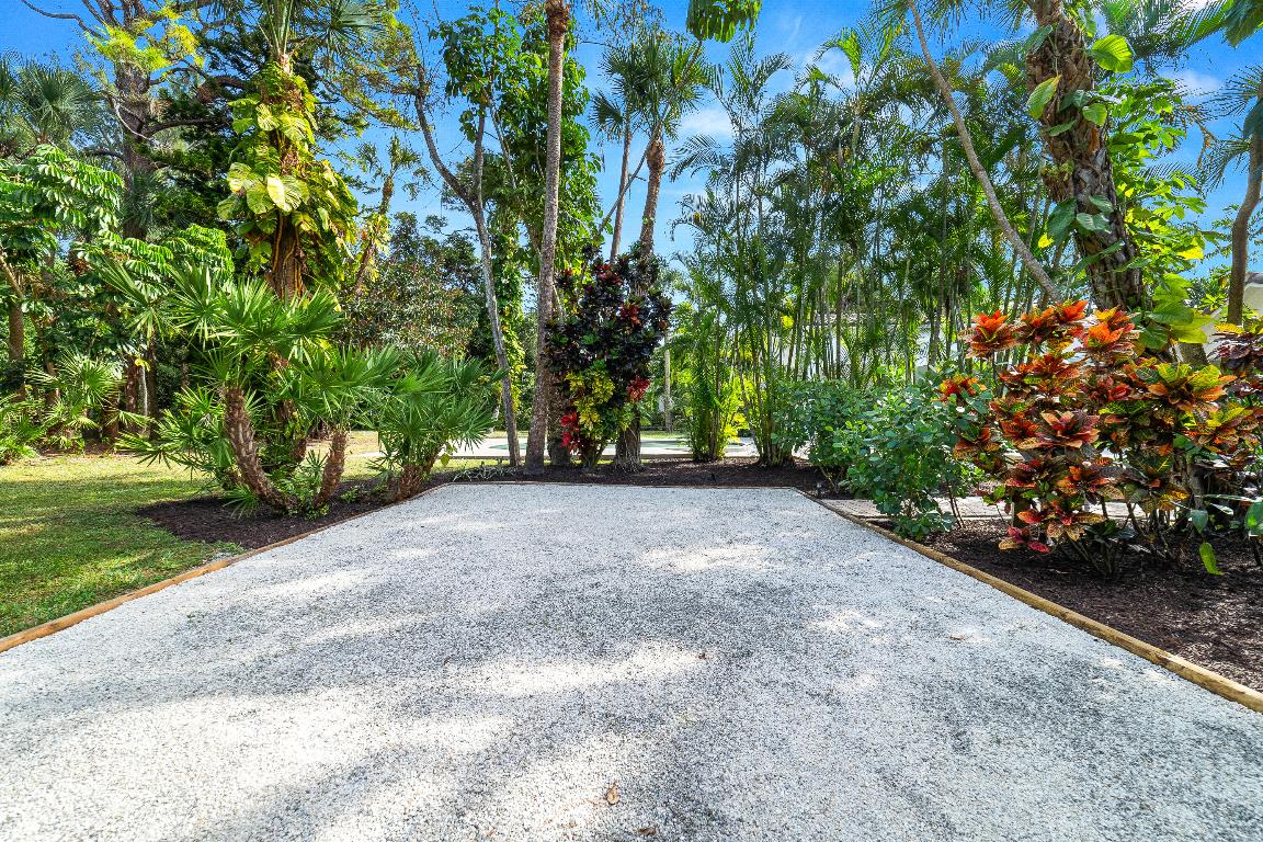 PINEWOOD EAST OF WELLINGTON - Residential