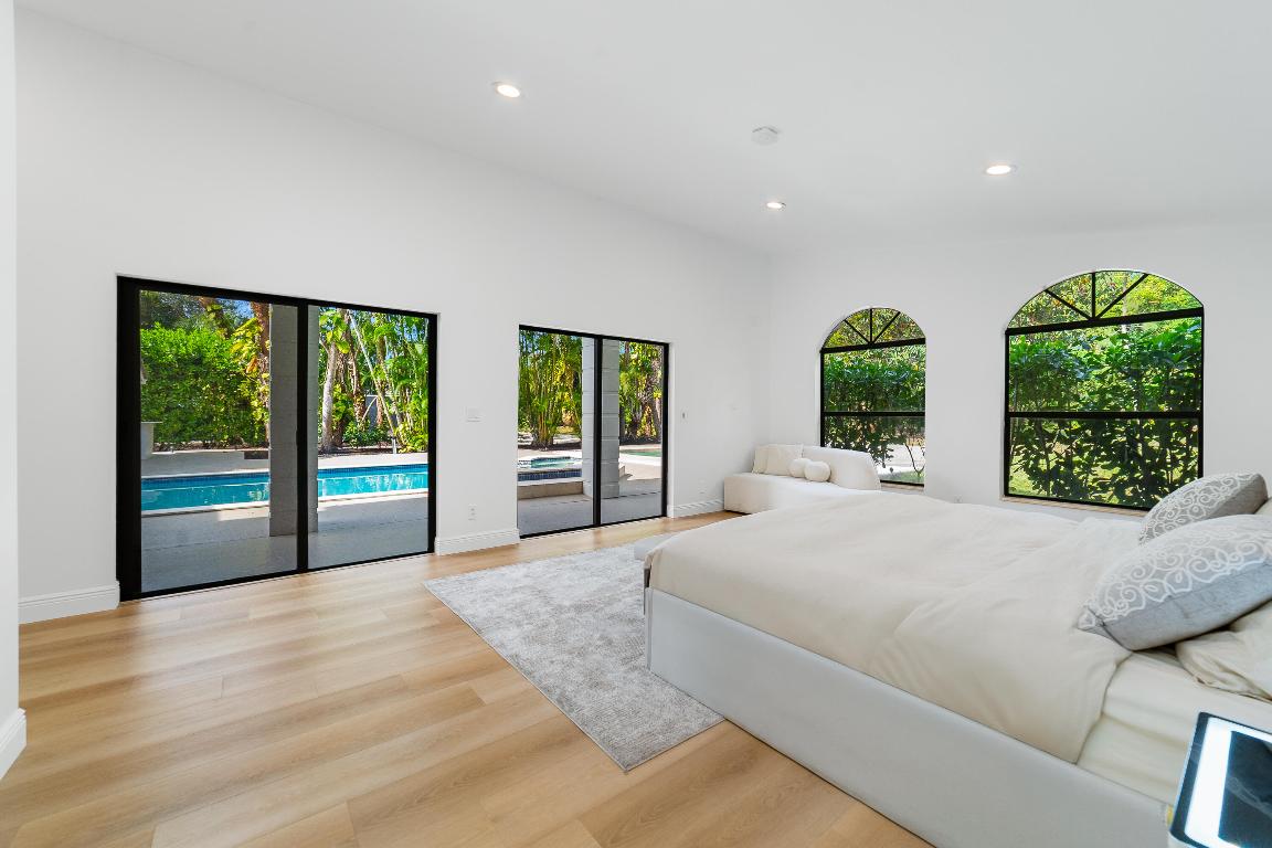 PINEWOOD EAST OF WELLINGTON - Residential