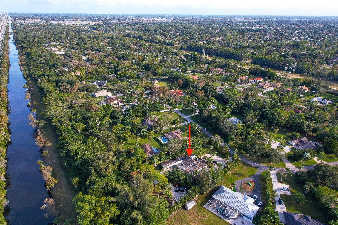 PINEWOOD EAST OF WELLINGTON - Residential