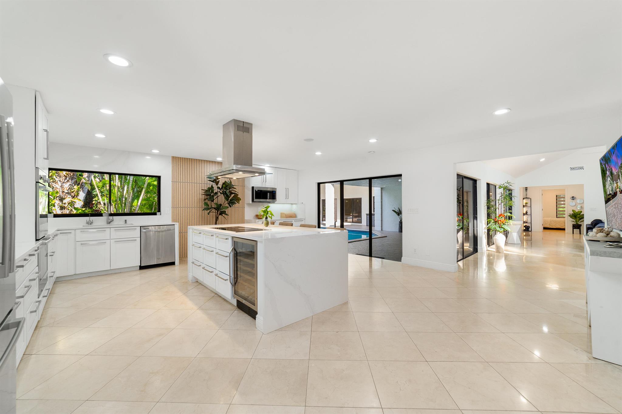 PINEWOOD EAST OF WELLINGT - Residential