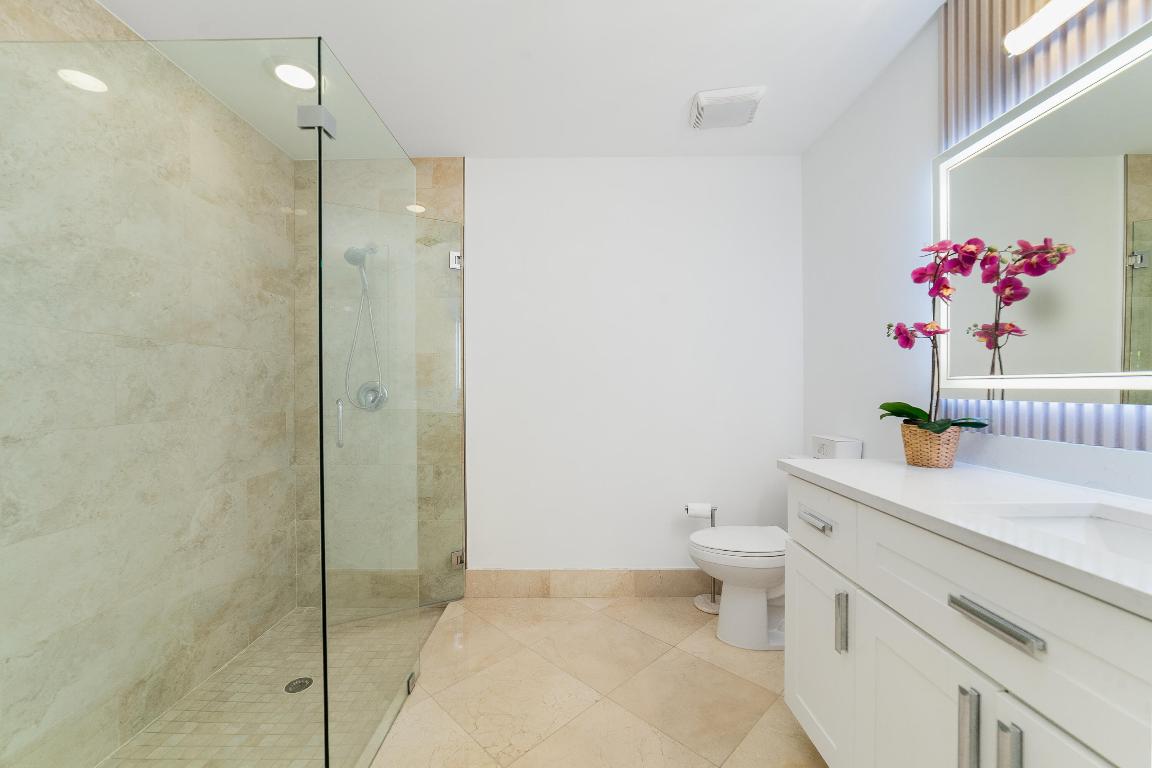 PINEWOOD EAST OF WELLINGTON - Residential