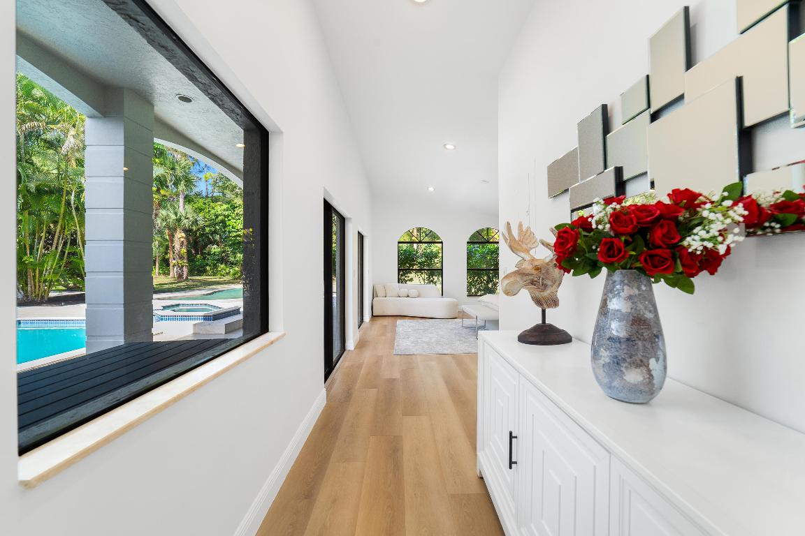 PINEWOOD EAST OF WELLINGTON - Residential