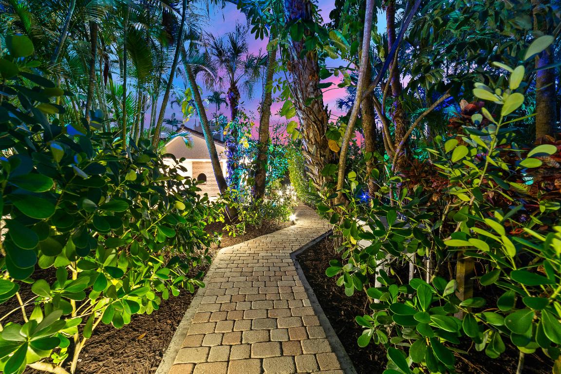 PINEWOOD EAST OF WELLINGTON - Residential