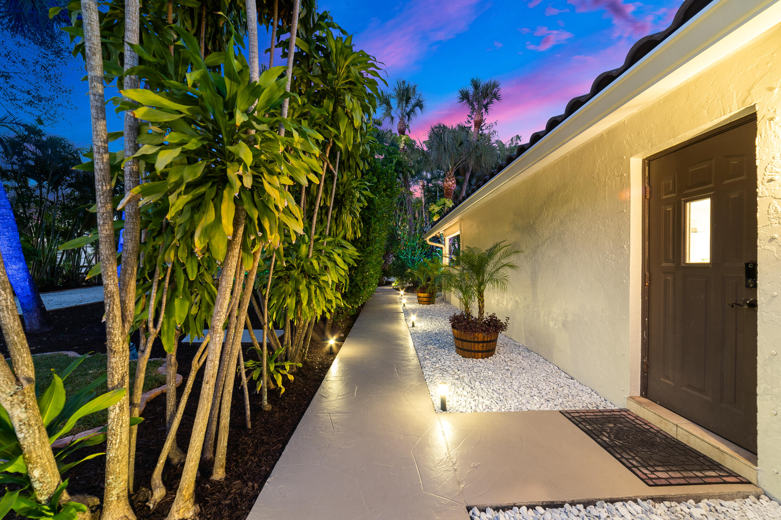 PINEWOOD EAST OF WELLINGTON - Residential