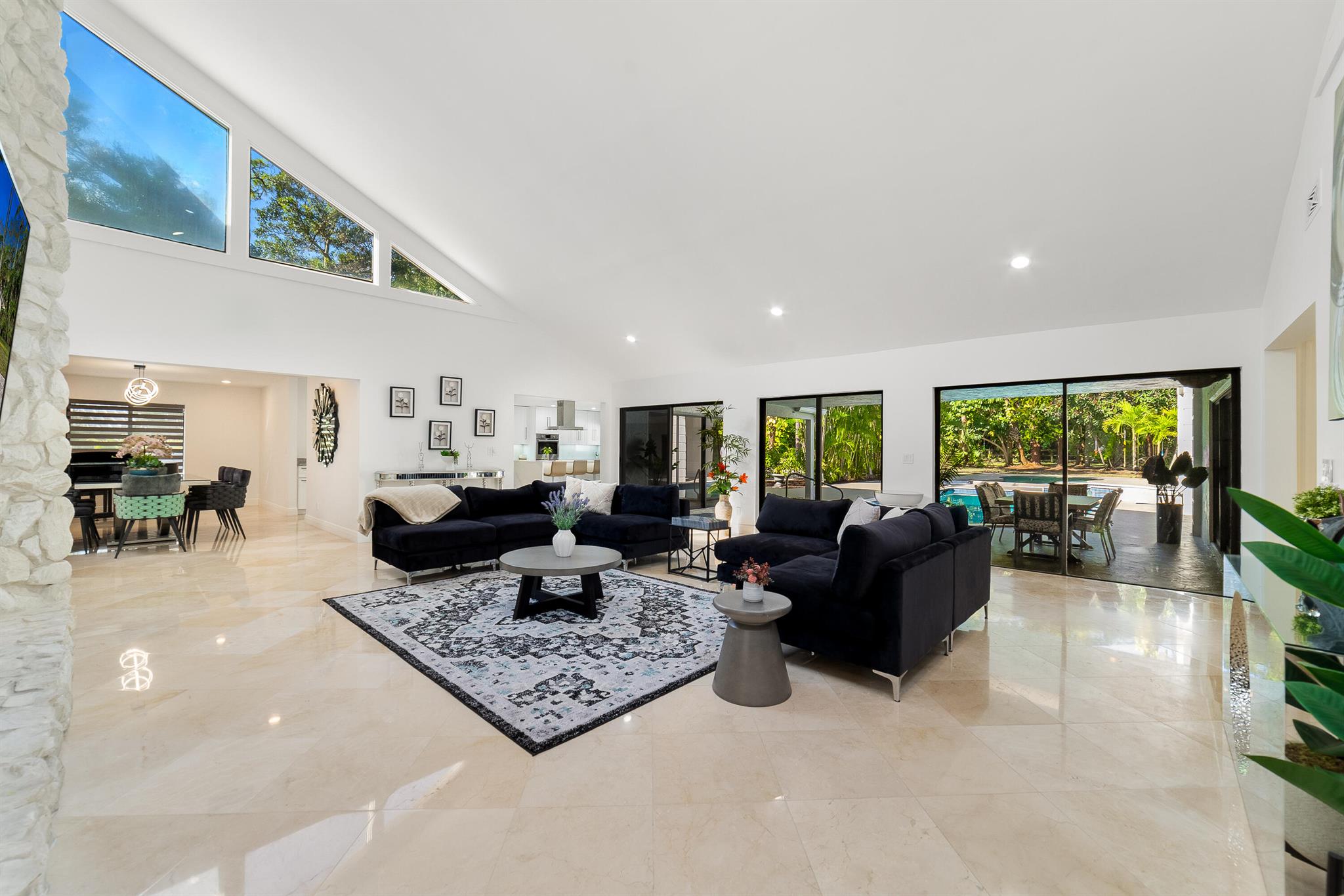 PINEWOOD EAST OF WELLINGT - Residential