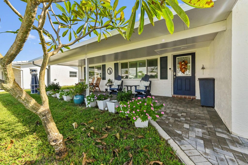 Photo of 1708 SW 18th Street, Boynton Beach, FL 33426 (MLS # R11080938)