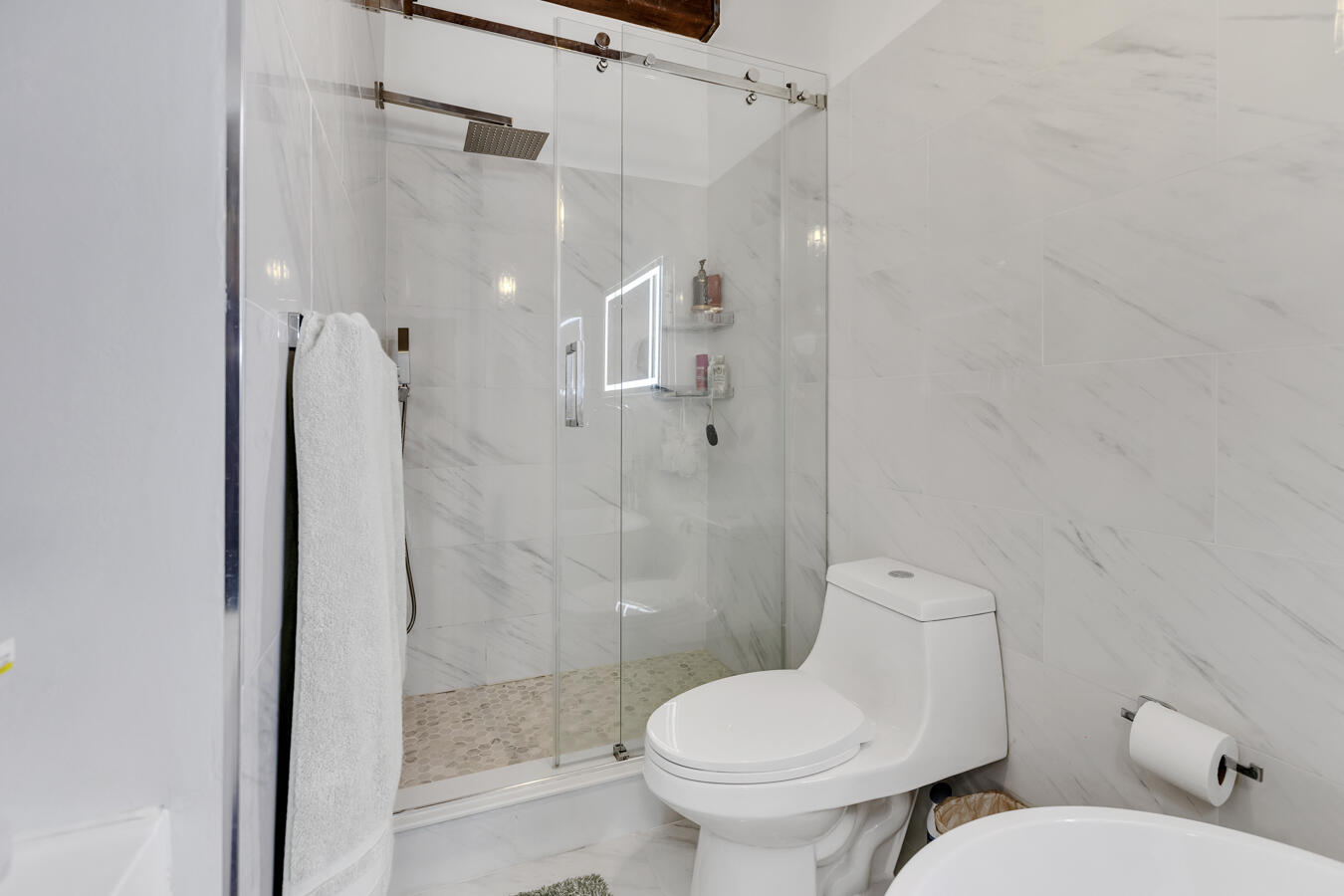 MAJESTIC VIEW CONDO NUMBER ONE - Residential Lease