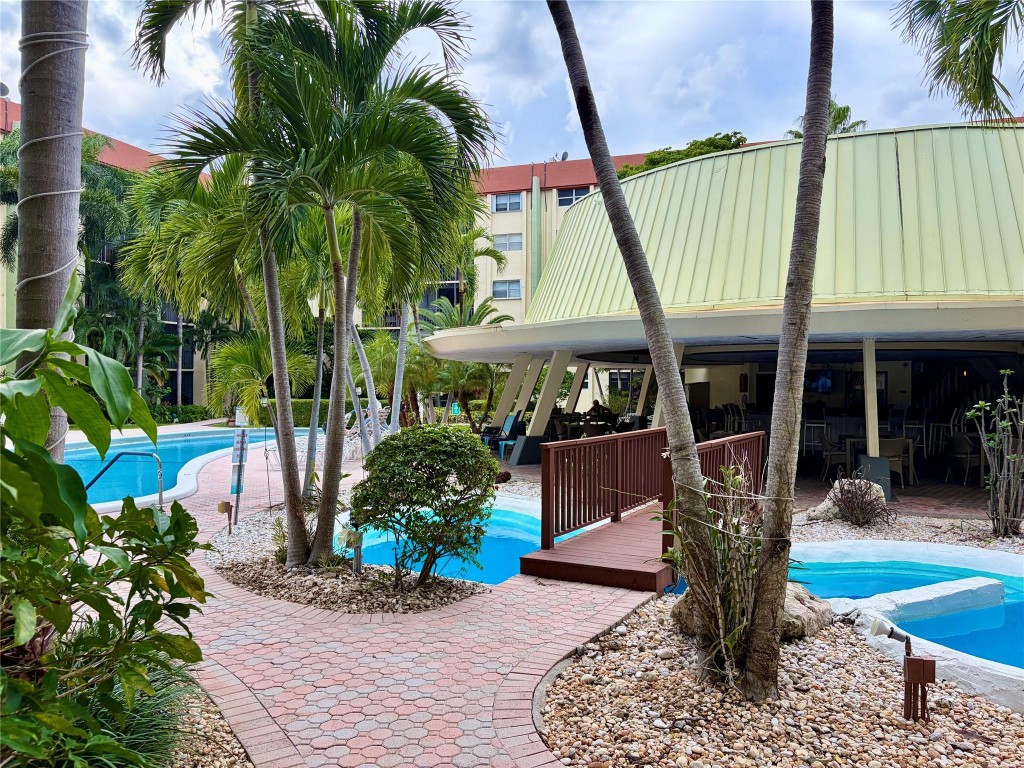 Cross Fox Condo - Residential Lease