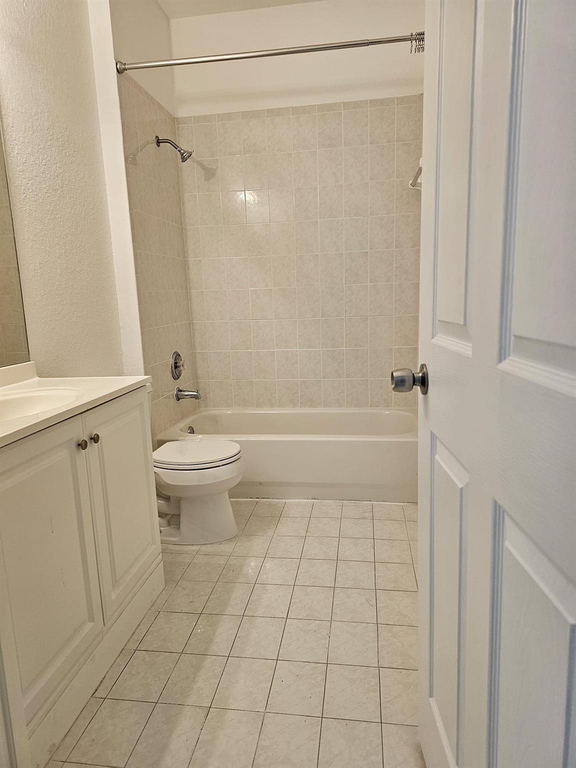 Regency Lakes At Coconut - Residential Lease