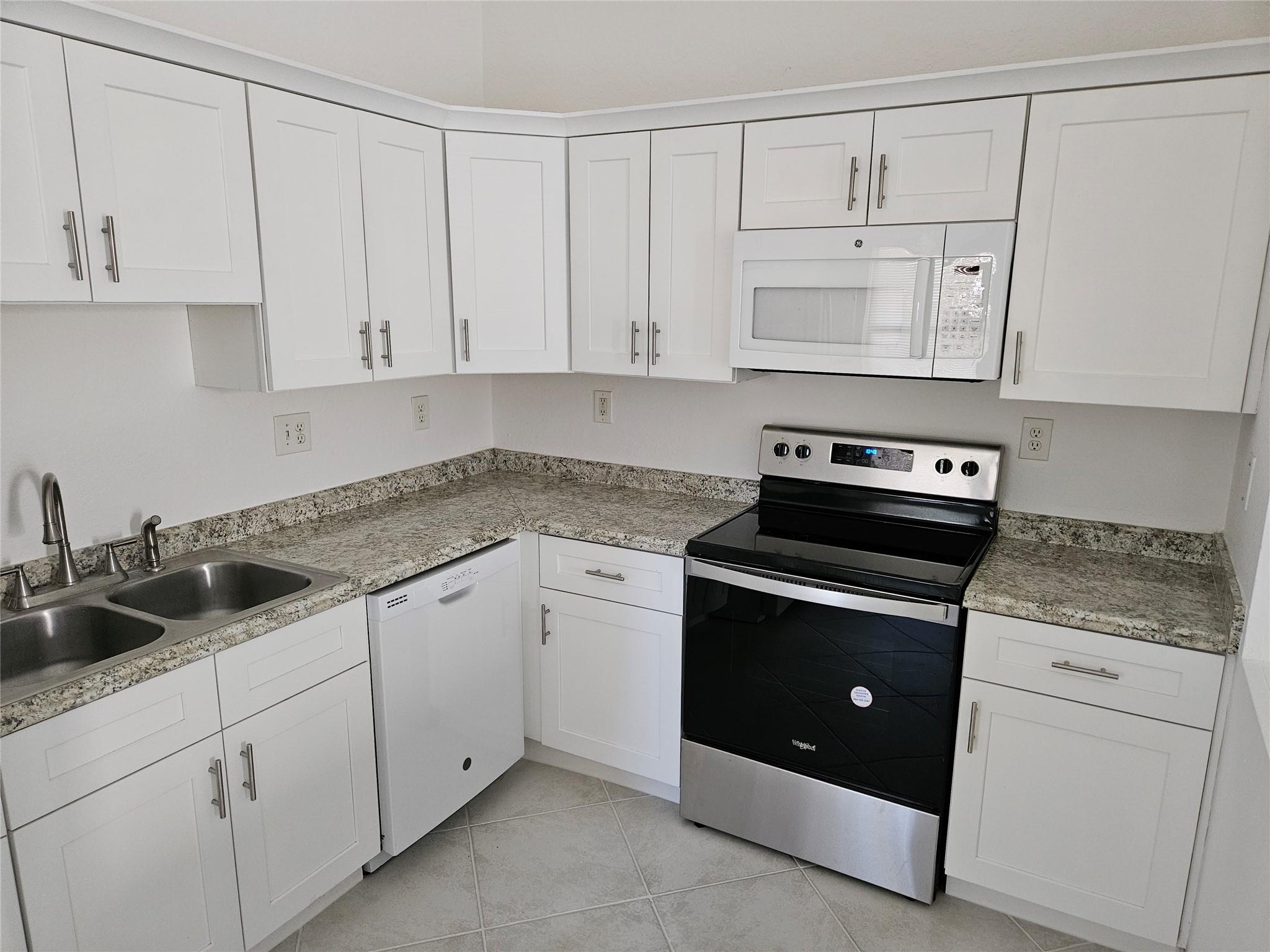 Regency Lakes At Coconut - Residential Lease