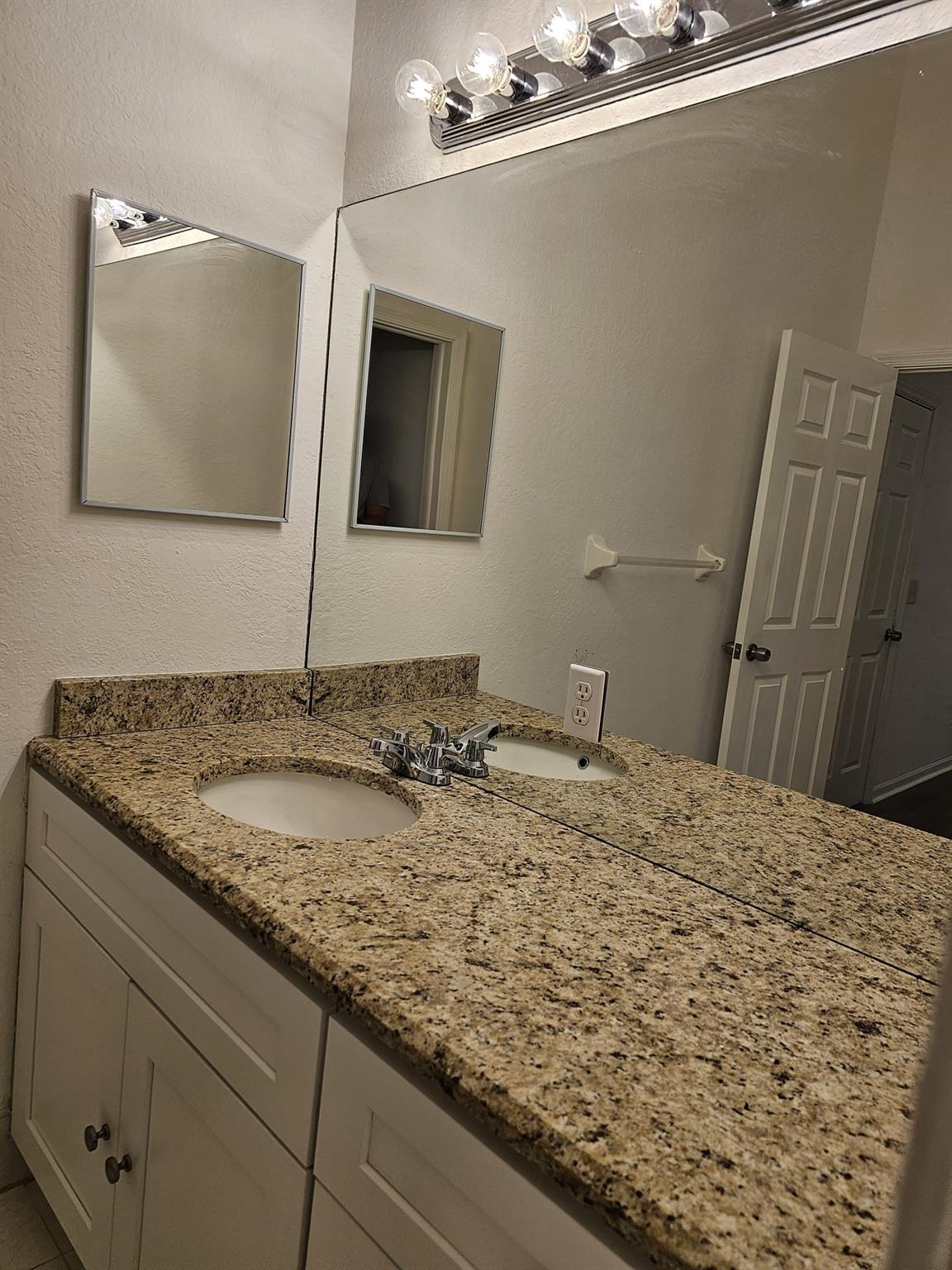 Regency Lakes At Coconut - Residential Lease