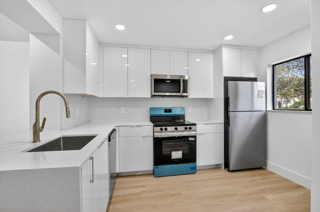 Photo of 400 W Hidden Valley Boulevard #406, Boca Raton, FL 33487 (MLS # R11168498)