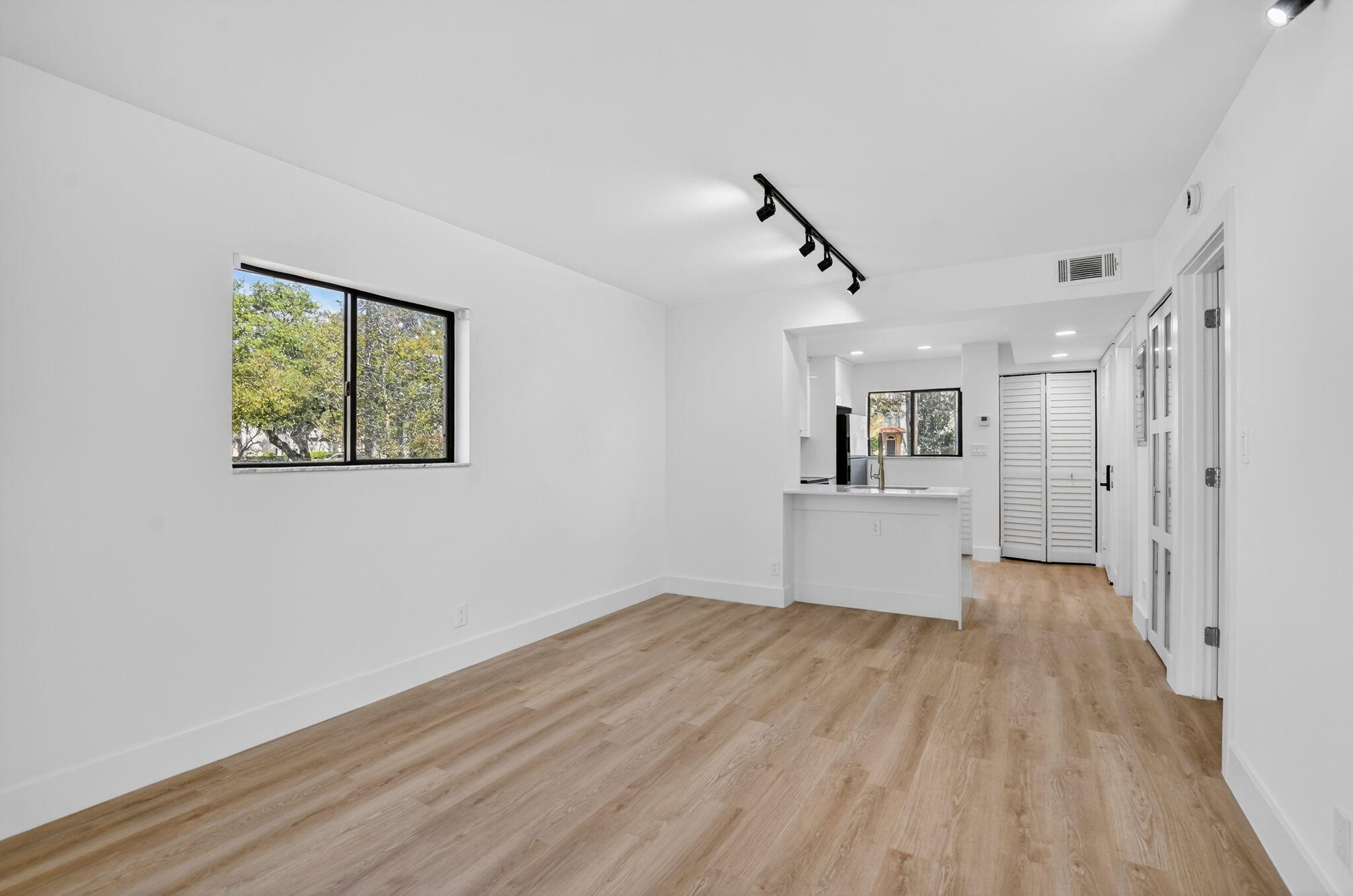 Boca Villas Apts - Residential Lease