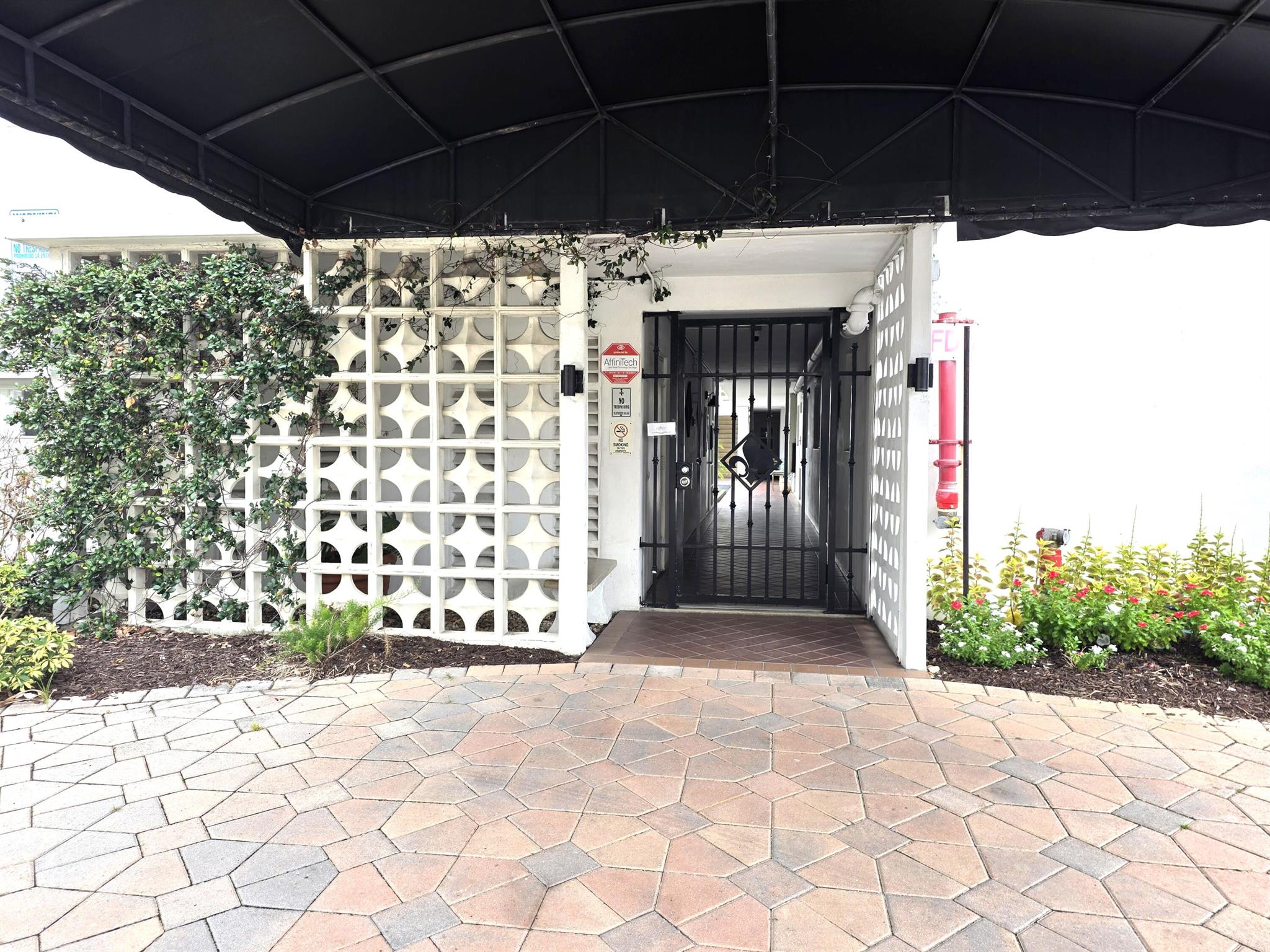 1 N Golfview Road 500