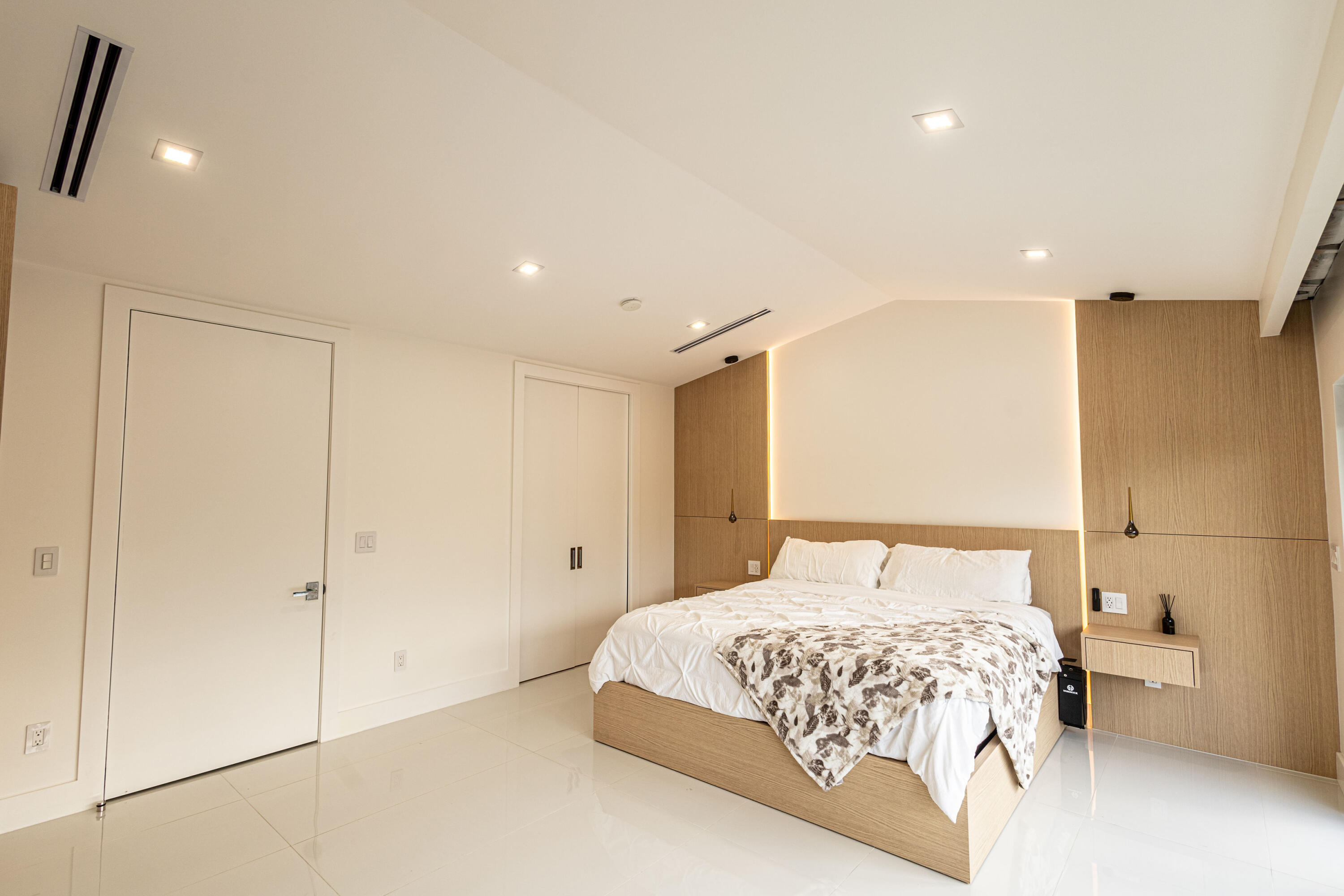 BELVEDERE COURT 4 - Residential