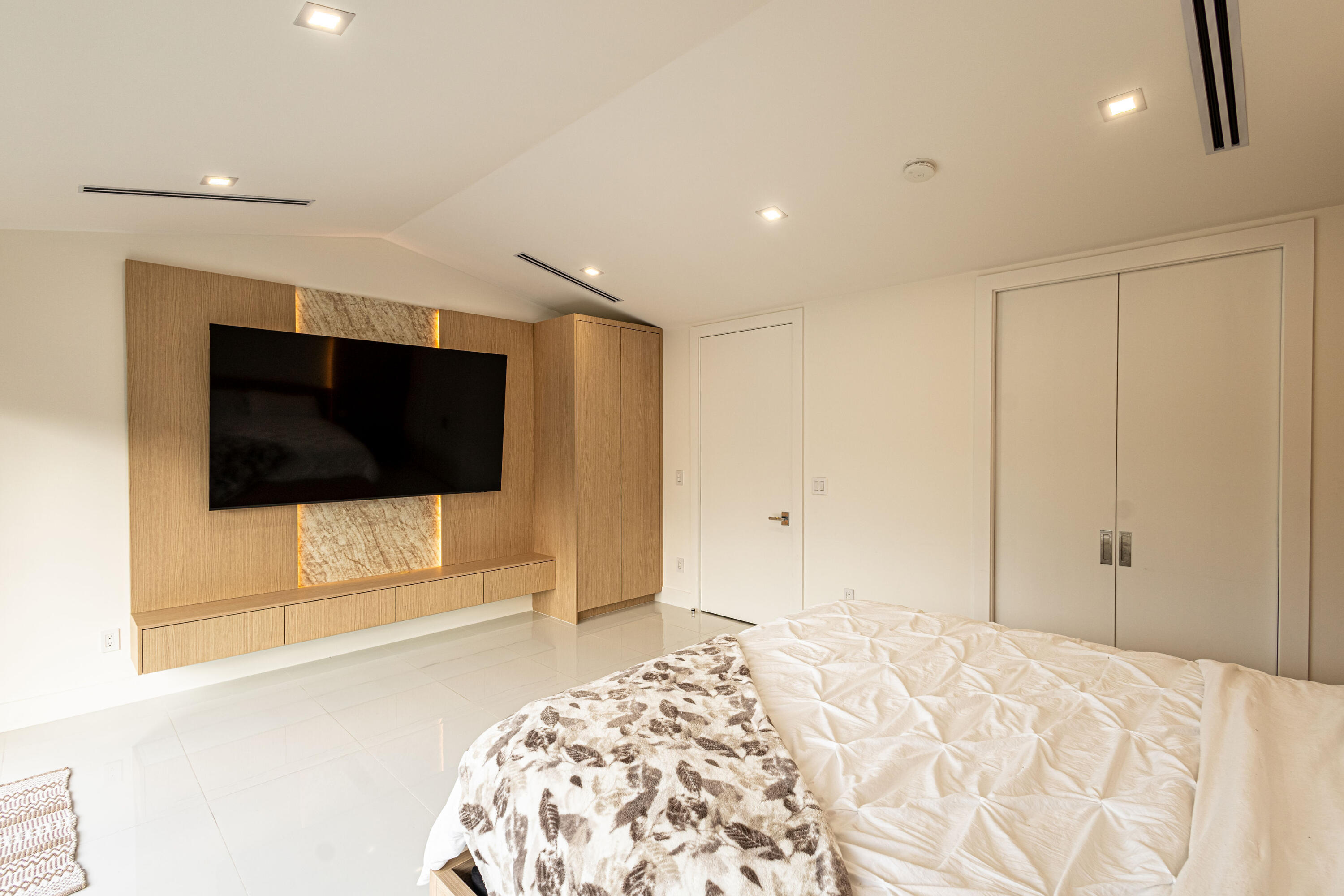 BELVEDERE COURT 4 - Residential