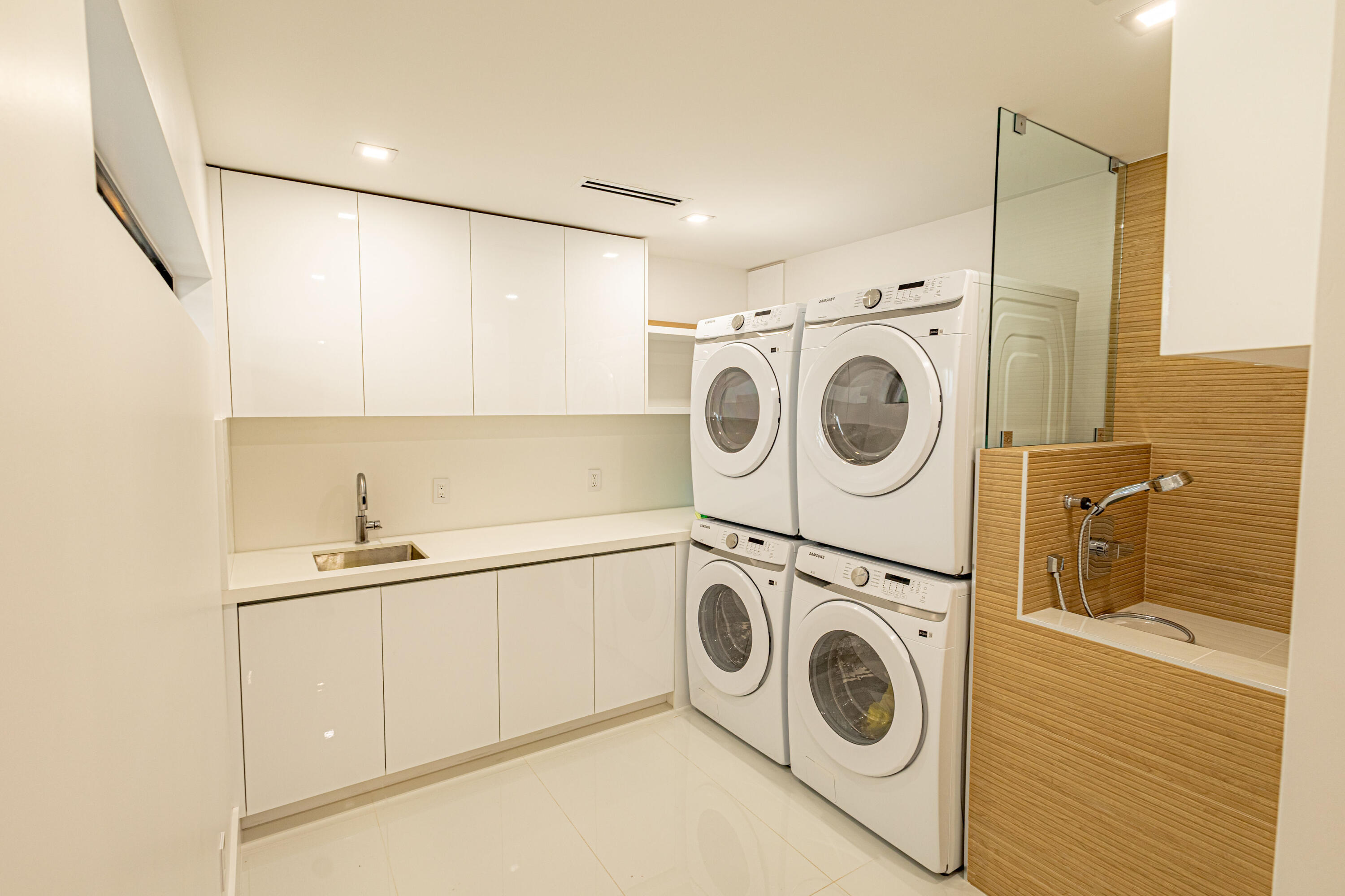 BELVEDERE COURT 4 - Residential