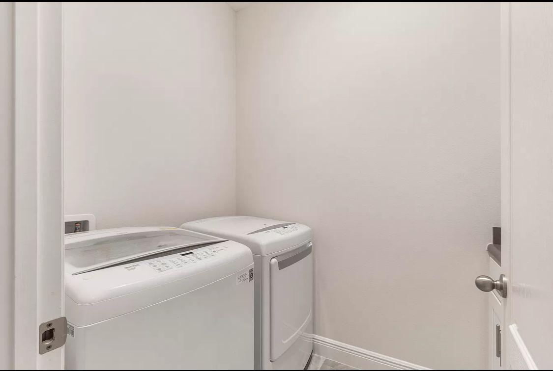 PORT ST LUCIE SECTION 21 - Residential Lease