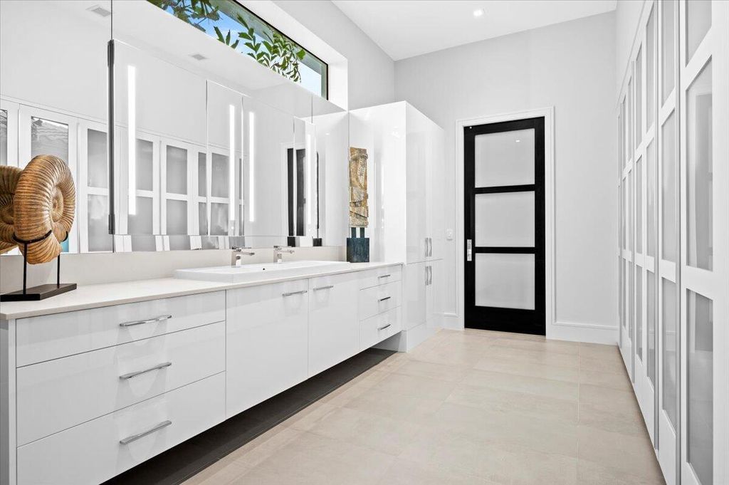 Photo of 8035 Hobbes Way, Palm Beach Gardens, FL 33418 (MLS # R10951420)