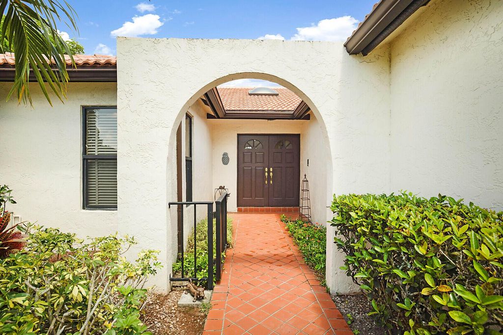 Photo of 7867 Villa Nova Drive, Boca Raton, FL 33433 (MLS # R10984323)