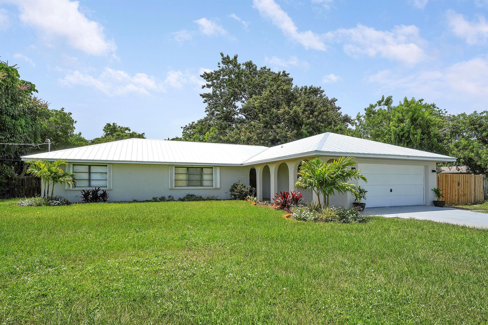 2151 SE Abcor Road