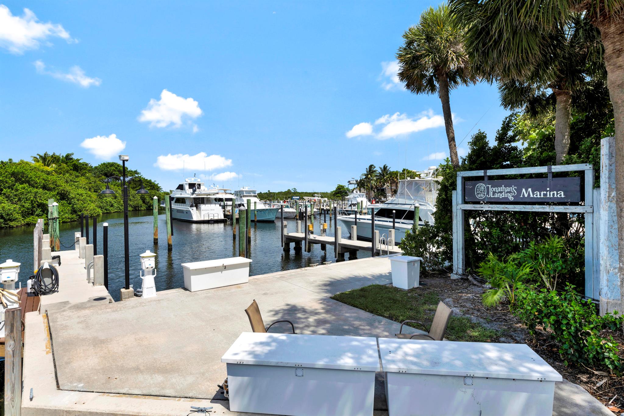 BRIDGEGATE SOUTH AT JONAT - Residential Lease
