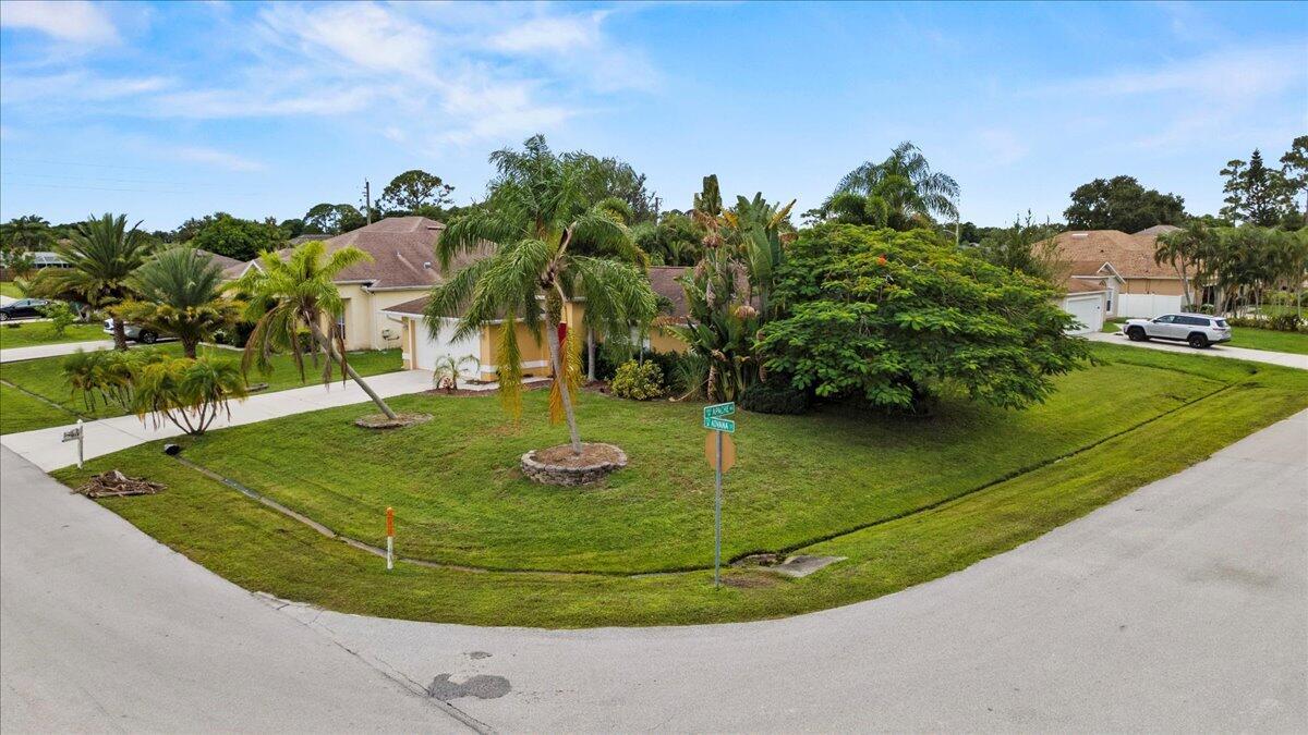 PORT ST LUCIE SECTION 8 - Residential