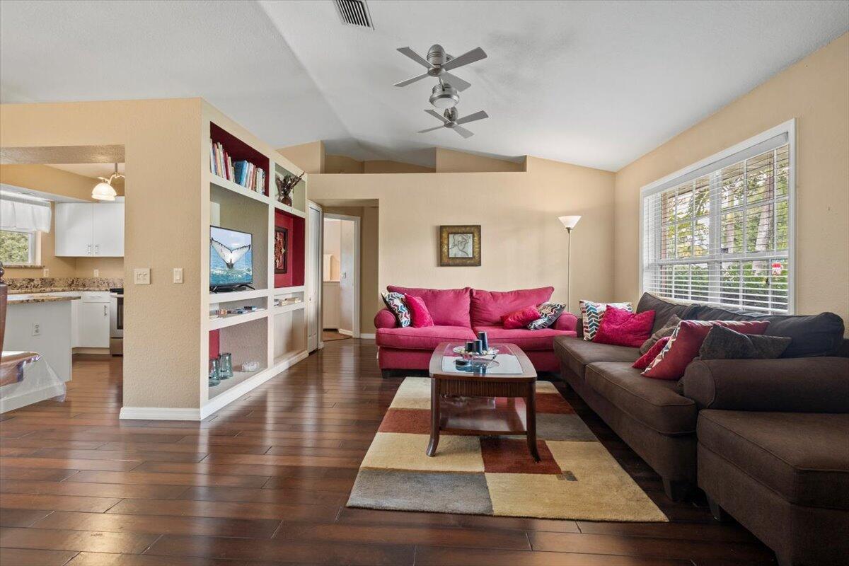 PORT ST LUCIE SECTION 8 - Residential