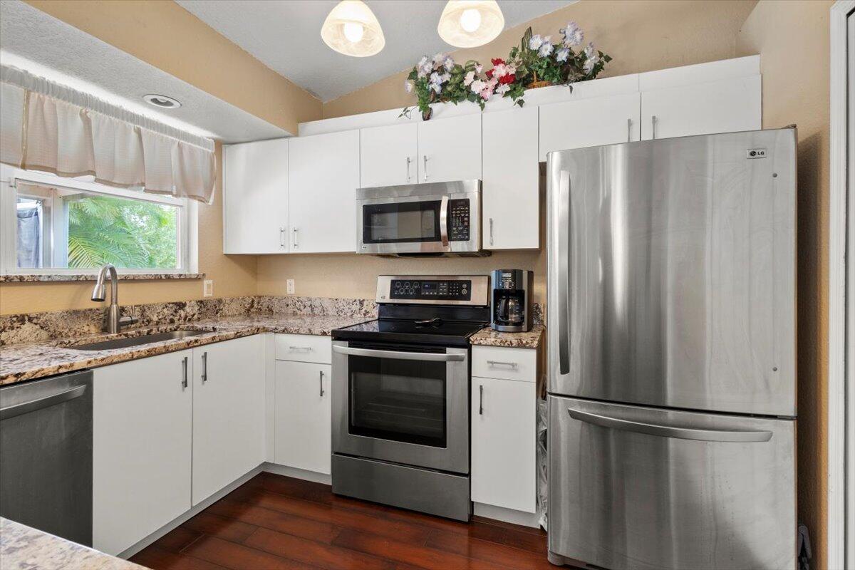 PORT ST LUCIE SECTION 8 - Residential