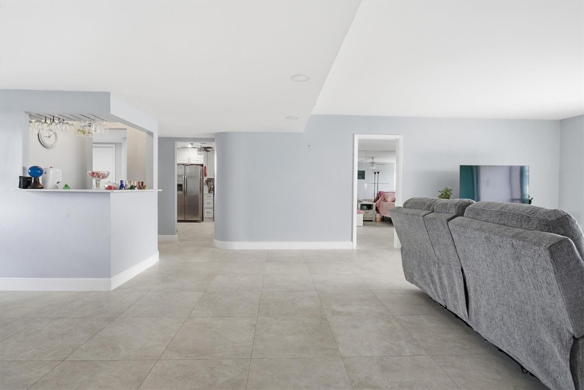 18TH HOLE - Residential