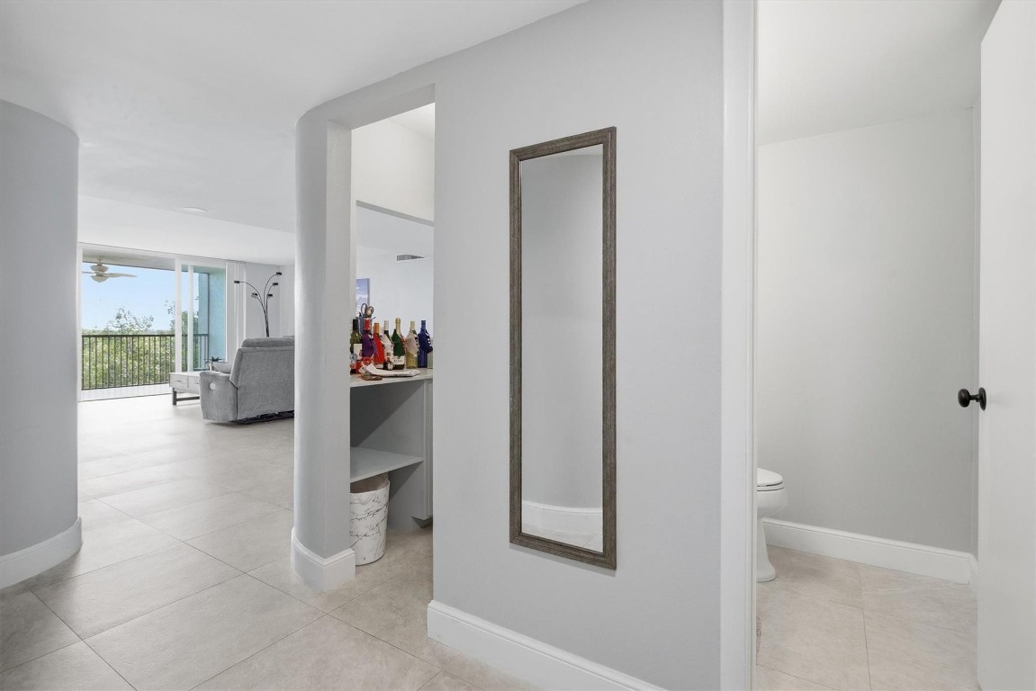 18TH HOLE - Residential