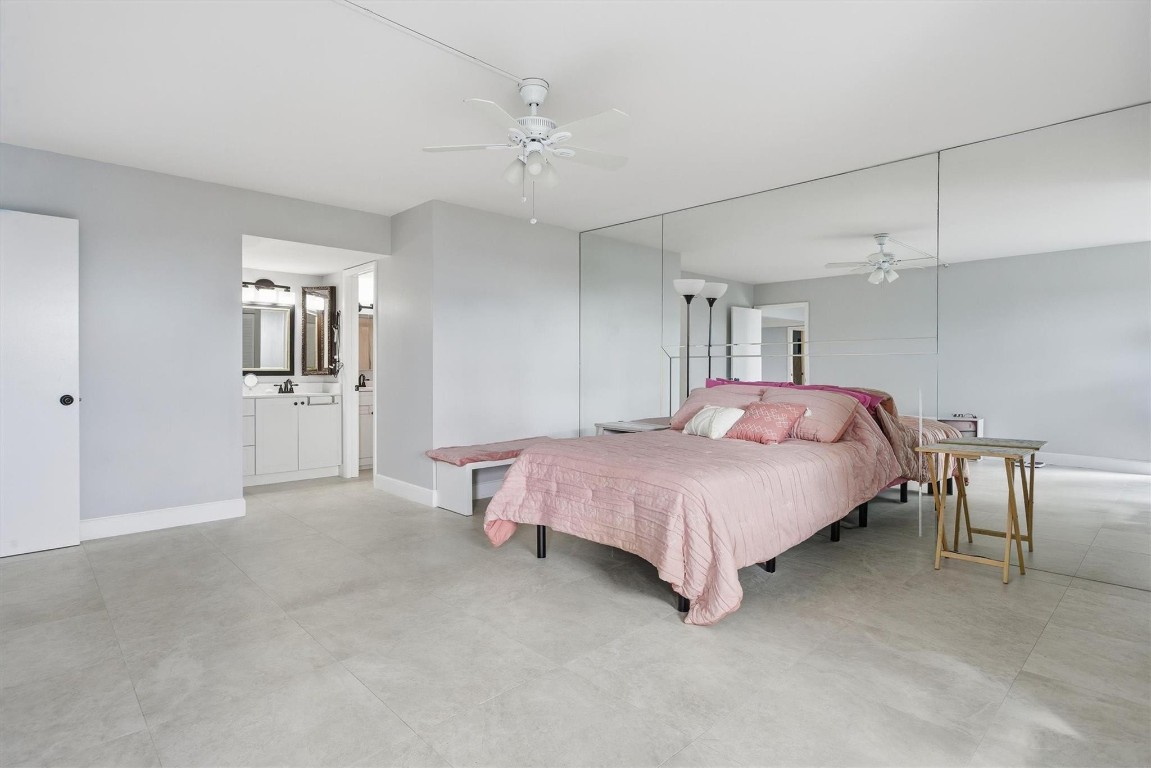 18TH HOLE - Residential