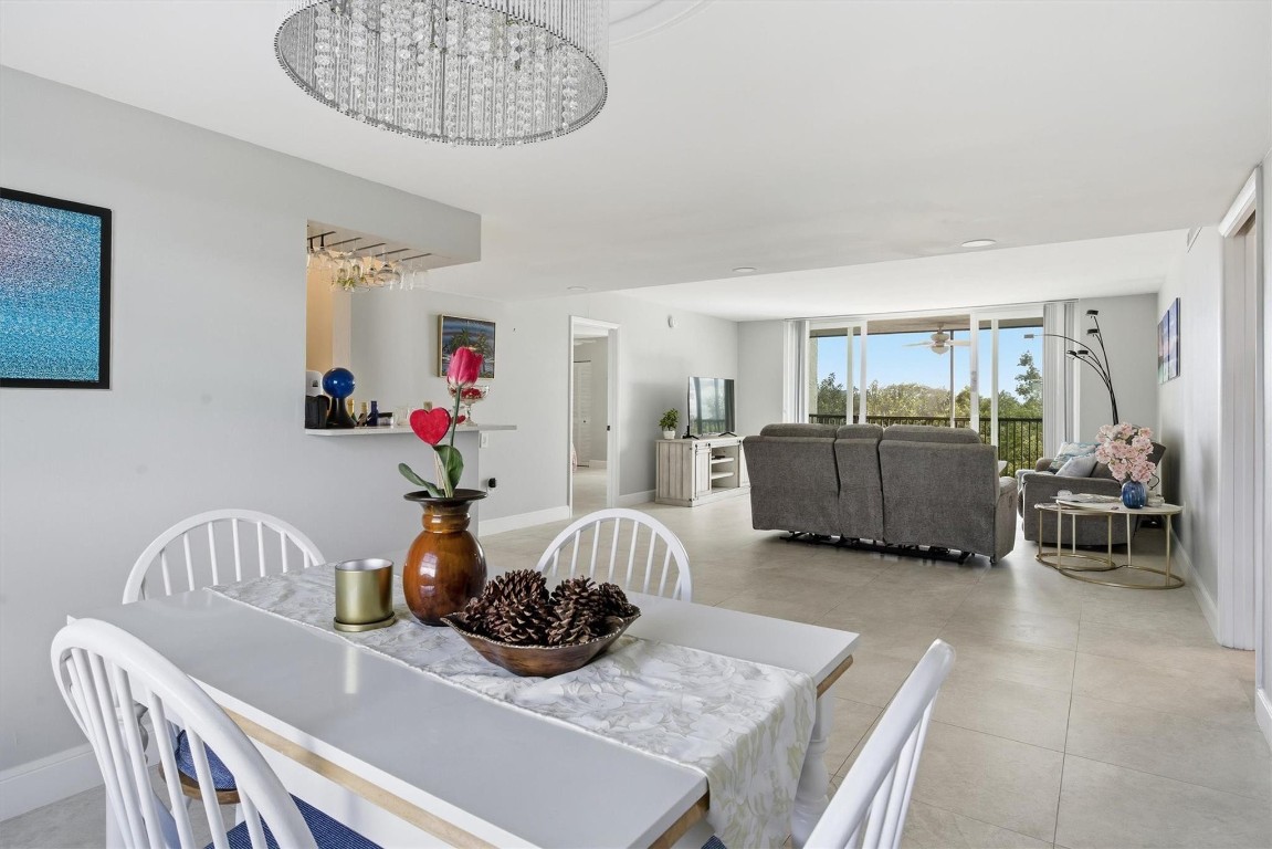 18TH HOLE - Residential