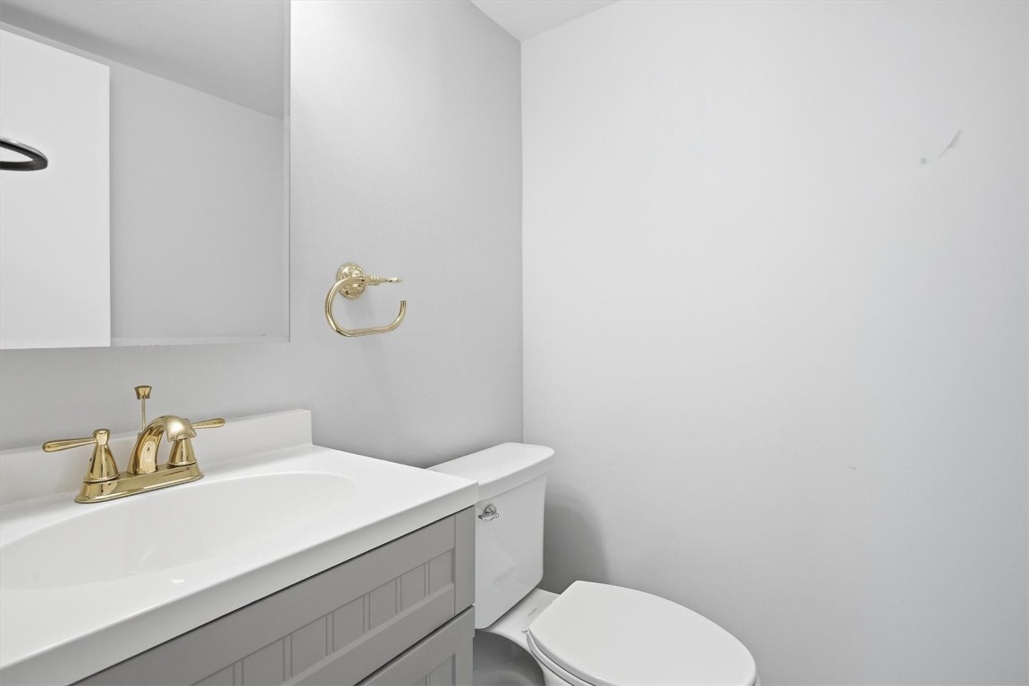 18TH HOLE - Residential