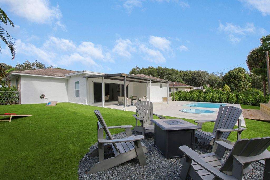 Photo of 11214 Monet Ridge Road, Palm Beach Gardens, FL 33410 (MLS # R10795795)