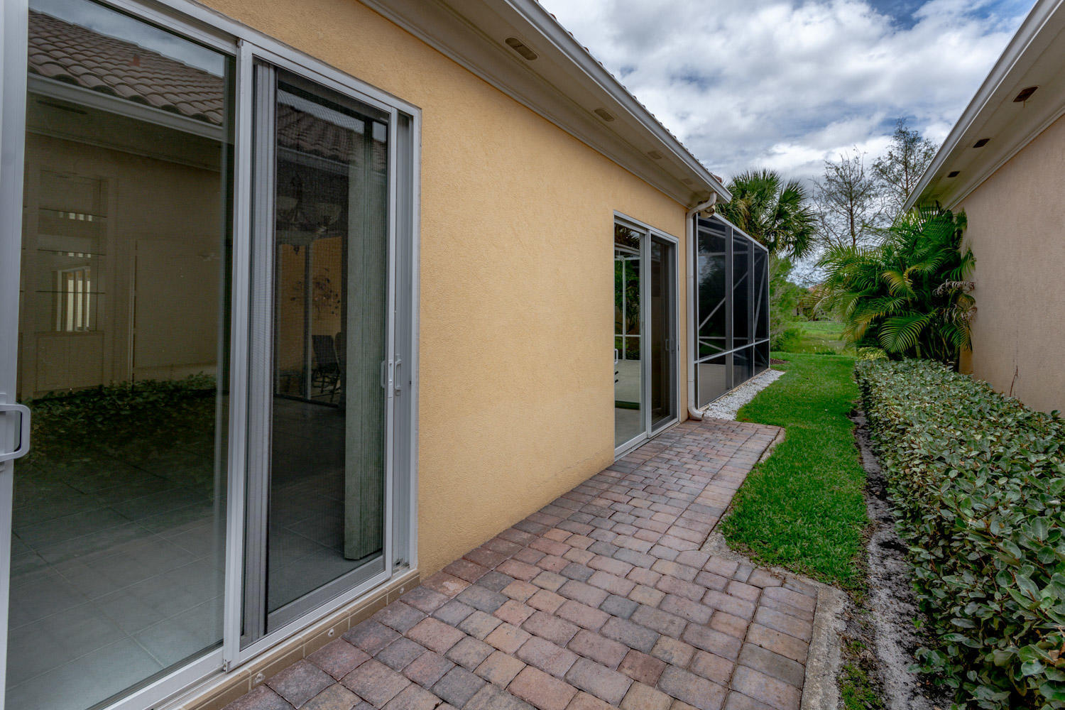 MAGNOLIA BAY - Residential