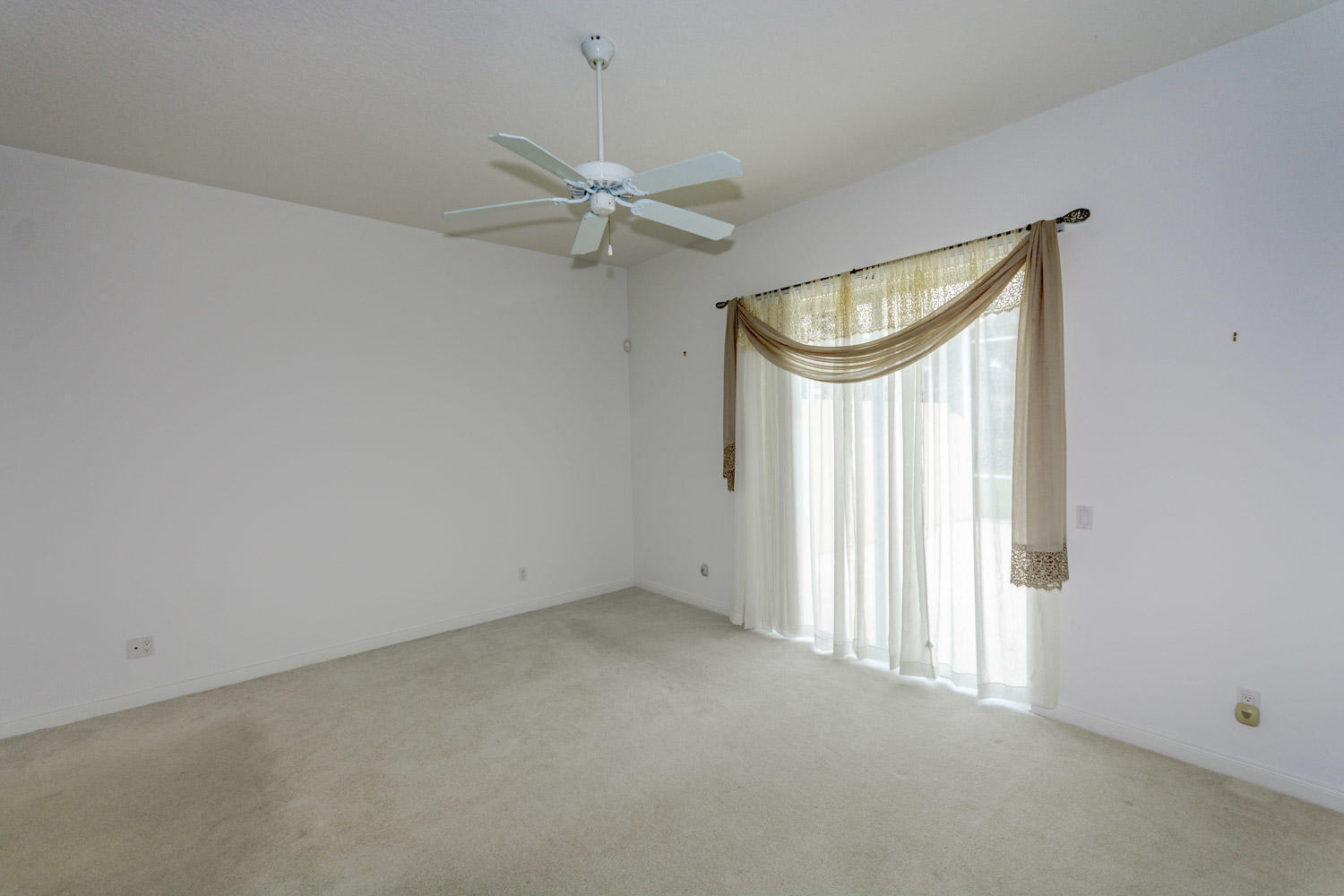 MAGNOLIA BAY - Residential