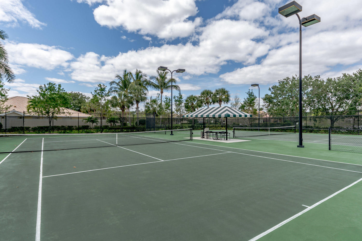 MAGNOLIA BAY - Residential