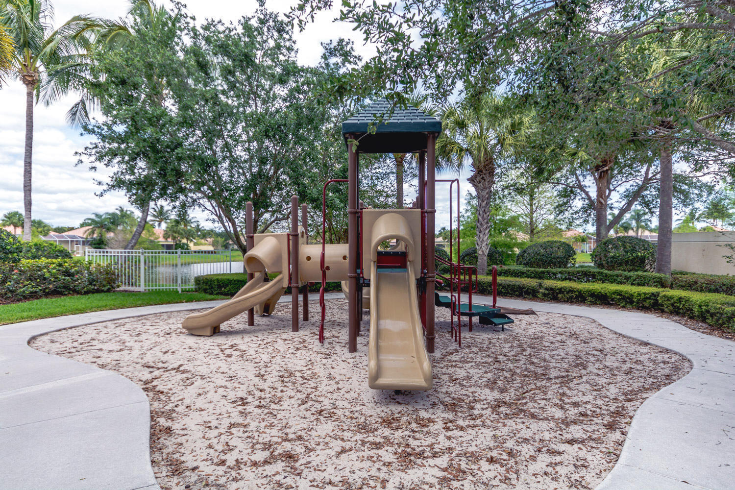 MAGNOLIA BAY - Residential