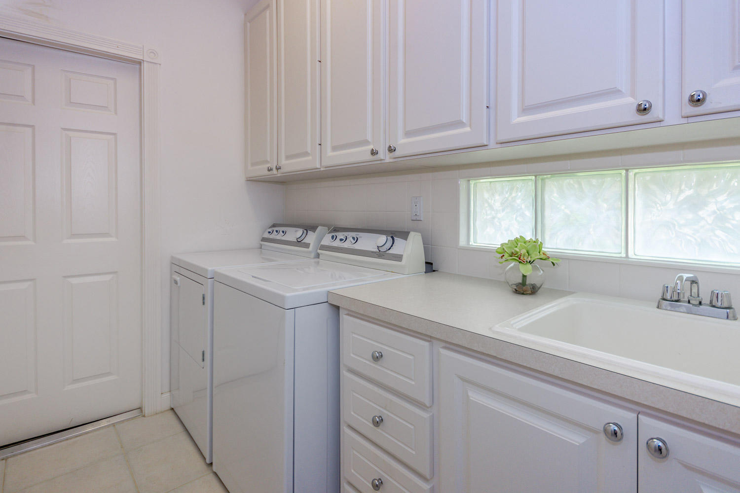 MAGNOLIA BAY - Residential