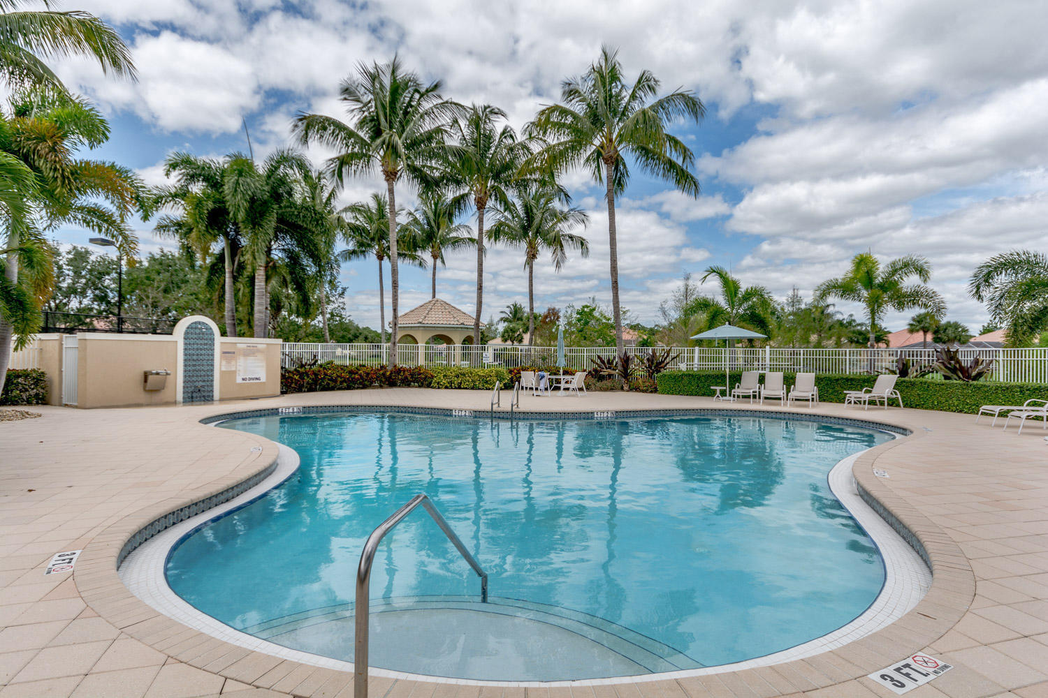 MAGNOLIA BAY - Residential