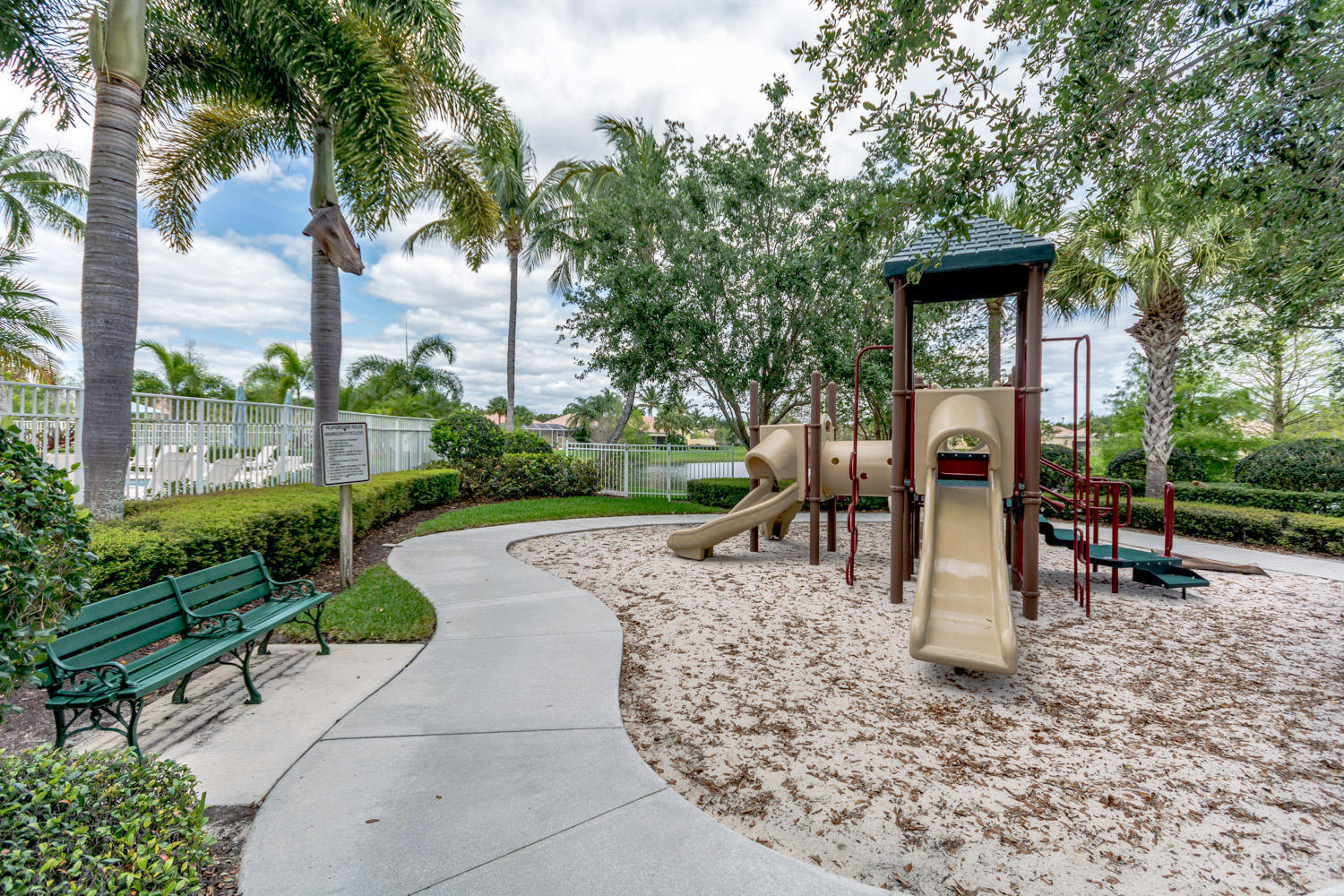 MAGNOLIA BAY - Residential