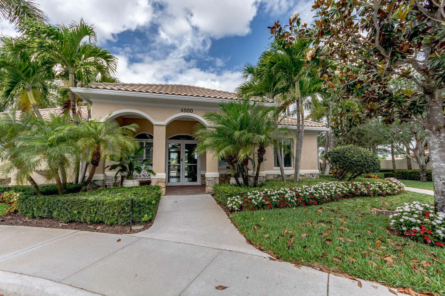 MAGNOLIA BAY - Residential