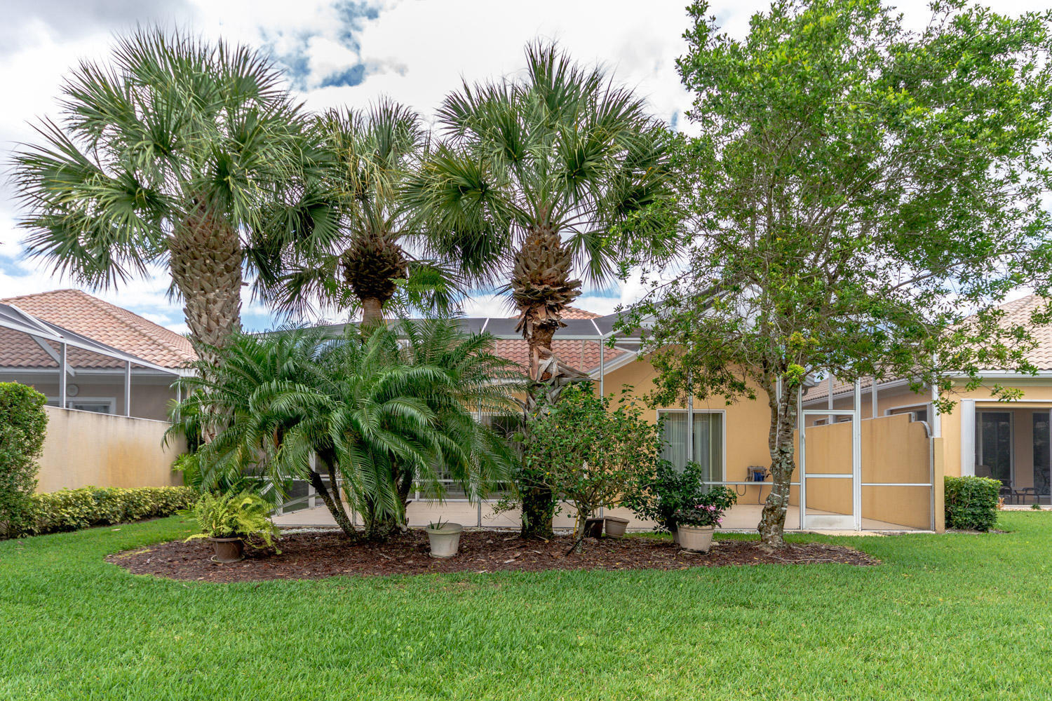 MAGNOLIA BAY - Residential