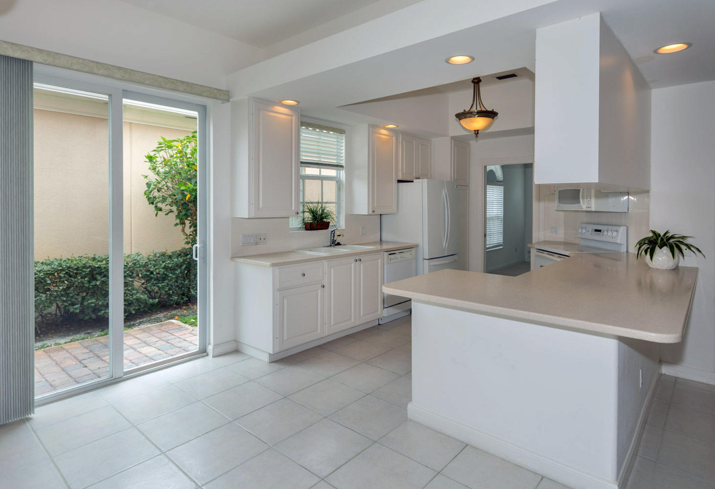 MAGNOLIA BAY - Residential